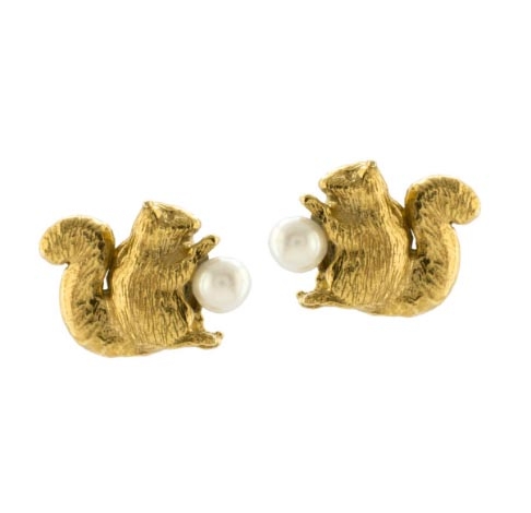 alex-monroe-squirrel-freshwater-pearl-stud-earrings-gold-plate
